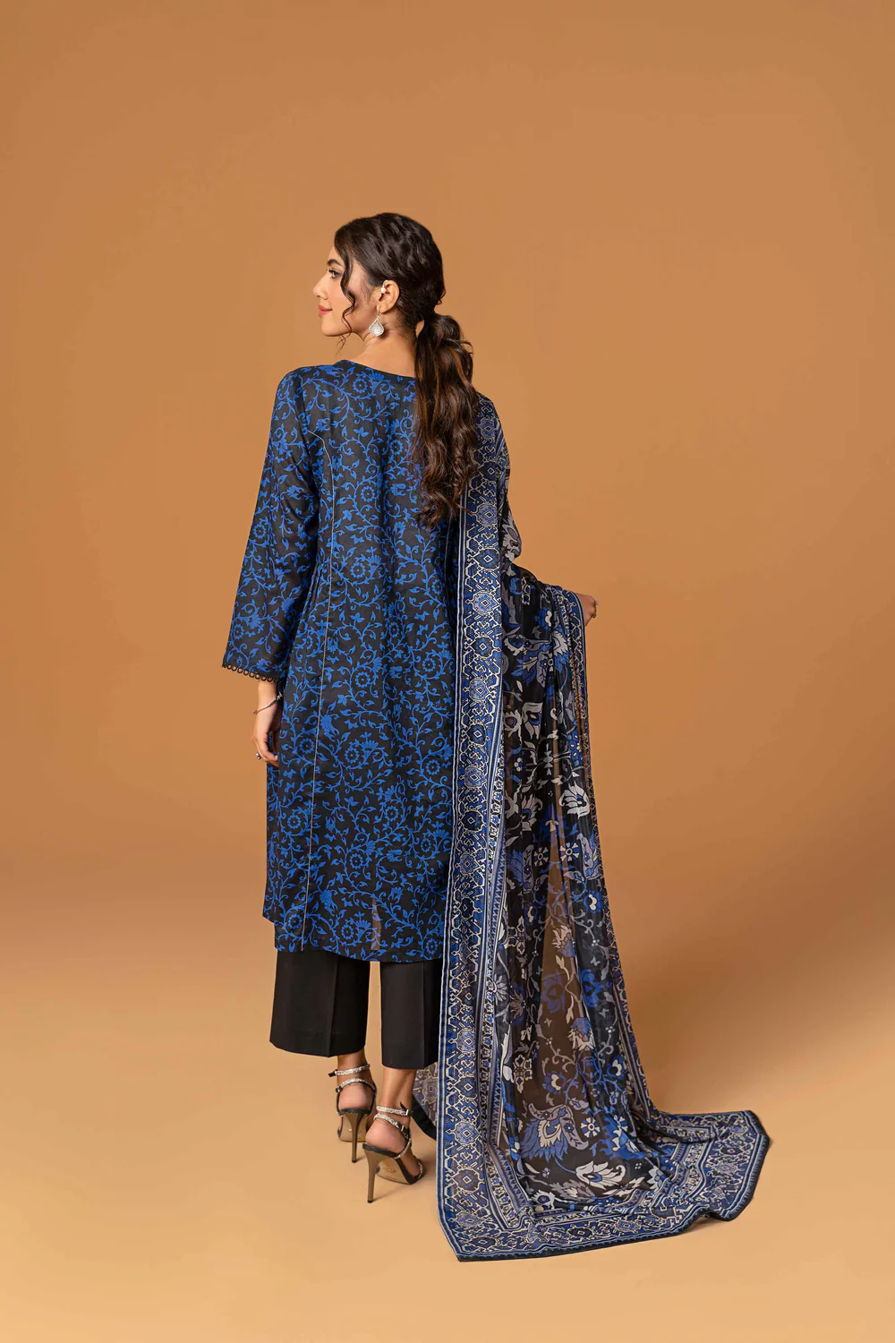 nishatPrinted lawn 2PC